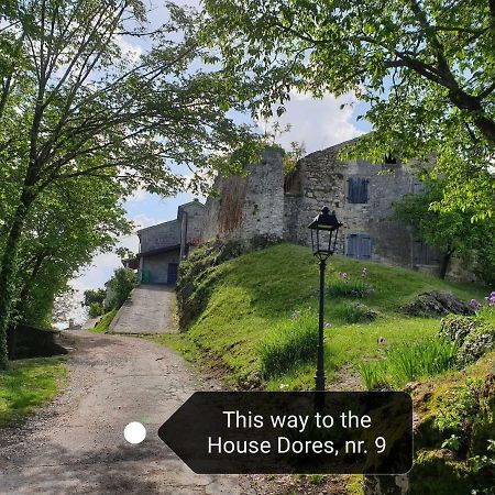 Apartment In The Smallest Town In The World Hum Exterior foto