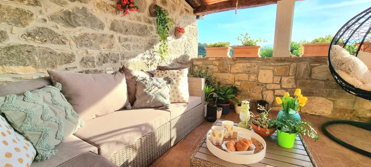 Apartment In The Smallest Town In The World Hum Exterior foto