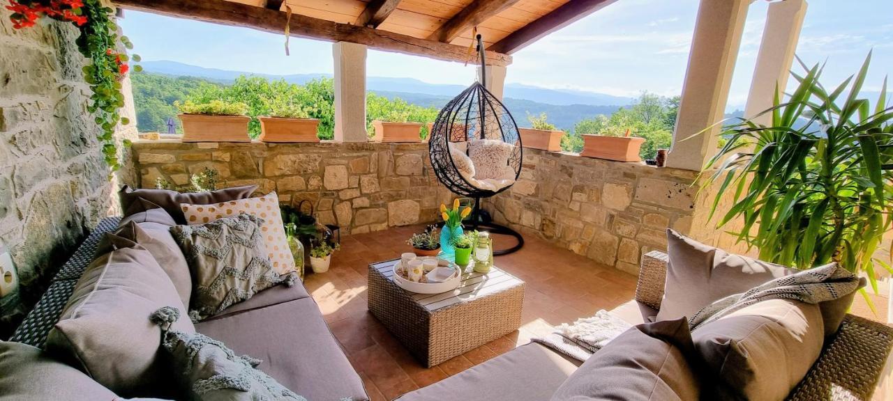 Apartment In The Smallest Town In The World Hum Exterior foto