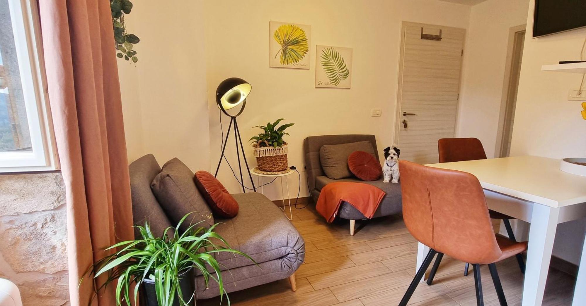 Apartment In The Smallest Town In The World Hum Exterior foto